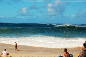 Wellenreiten Lernen auf Hawaii ist schwierig